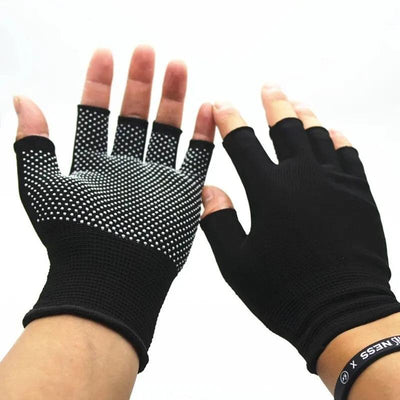 TrailGuard – Breathable & Non-Slip Half-Finger Gloves