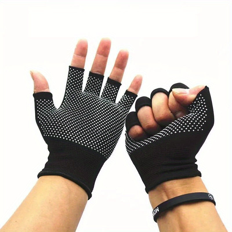 TrailGuard – Breathable & Non-Slip Half-Finger Gloves