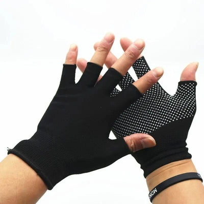 TrailGuard – Breathable & Non-Slip Half-Finger Gloves